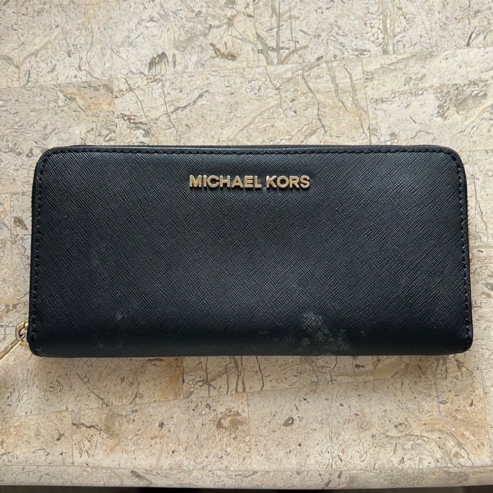 Black Michael kors wallet
